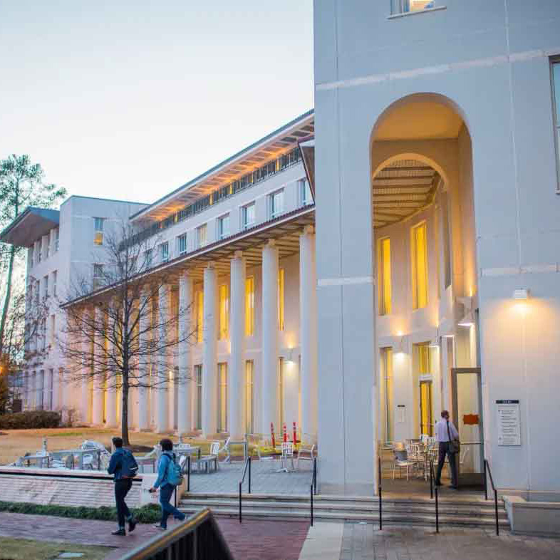 Tina Giannakopoulos Headshot