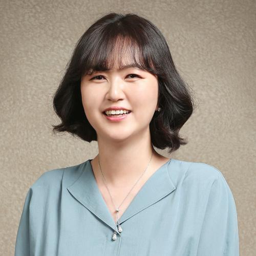 Jinsook Kim Headshot